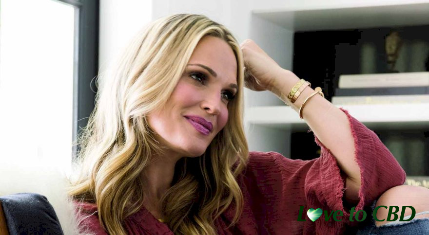 Actress Molly Sims loves CBD skincare!